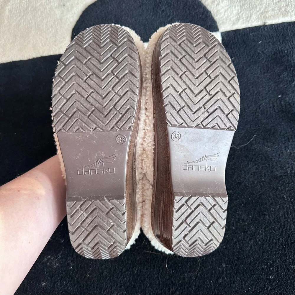 LIKE NEW Dansko Shearling Clogs - Picture 3 of 4